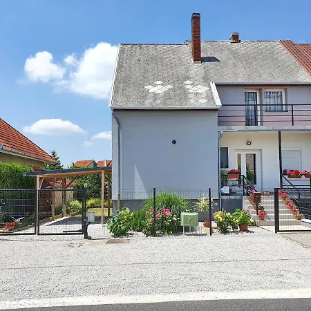 Beke Szigete Holiday home *